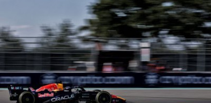 Verstappen relance Red Bull : 'on a presque réduit l'écart de moitié !'