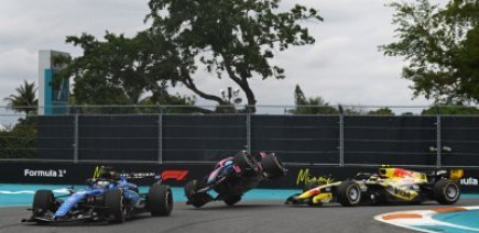 Racing Bulls explique le problème qui a causé l'accident entre Lawson et Gasly