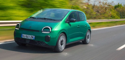 Renault Twingo E-Tech : que proposent les vendeurs ? Notre test en caméra cachée !