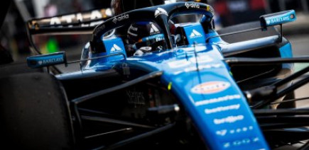 Sainz veut une F1 et une FIA 'fermes' en 2027 pour arrêter la 'dépendance' au moteur électrique