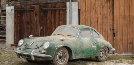 Oubliée pendant 45 ans dans une grange, cette Porsche 356 refait surface