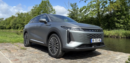 Omoda 9 : un SUV hybride rechargeable 30 % moins cher qu’un Mercedes équivalent…