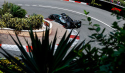 A quelle heure sera donné le départ de la course ce dimanche?