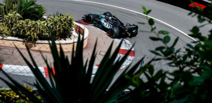 A quelle heure sera donné le départ de la course ce dimanche?