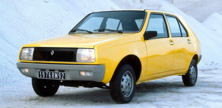 Les cinquante d’une voiture qui a failli être géniale : la Renault 14