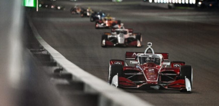 Le roi des ovales Josef Newgarden (Penske) émerge au bout de la nuit à Gateway