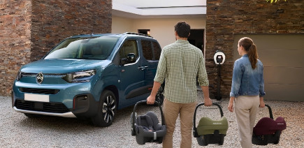 Quelles voitures électriques proposent 3 vraies places pour siège auto à l’arrière en 2026 ?