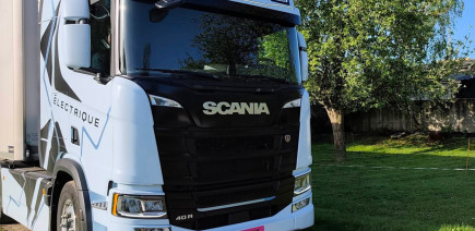 Ce transporteur de produits frais a testé un camion électrique Scania et nous livre ses impressions