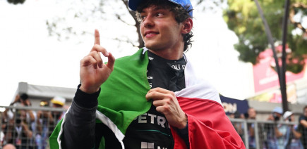 Antonelli revient sur sa période "sombre" de 2025 : "Il y avait des rumeurs de transfert"