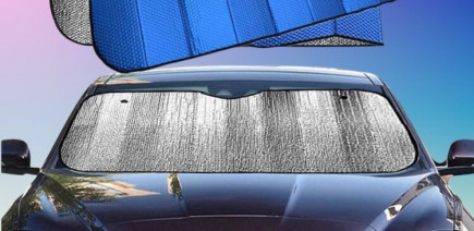 Quand la voiture reste au soleil, ce pare-soleil de pare-brise vous aide à limiter la chaleur dans l’habitacle