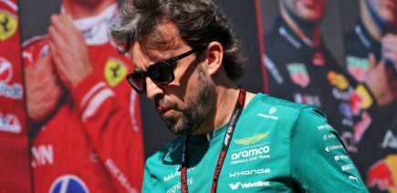 Fernando Alonso face à un choix crucial : Aston Martin garde l’espoir malgré les rumeurs Alpine