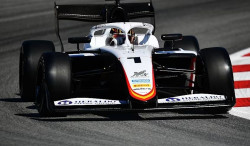 Le Français Théophile Naël s'offre sa première victoire en F3 à Barcelone