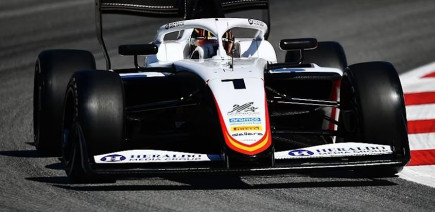 Le Français Théophile Naël s'offre sa première victoire en F3 à Barcelone