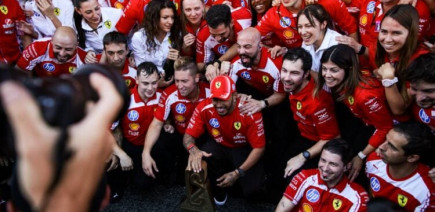 Lewis Hamilton a "presque perdu connaissance" après son triomphe avec Ferrari à Barcelone