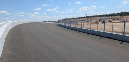 "Aucun virage comparable en F1" : pourquoi il y a de la folie sur le Madring