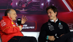 Frédéric Vasseur et Toto Wolff s'affrontent sur un choix délicat : redistribution des cartes