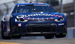 Un ancien pilote de F1 s'écharpe violemment avec un rival pour ses débuts en NASCAR !