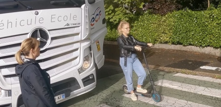 Comment mieux comprendre les angles morts des camions, ce danger permanent sur la route