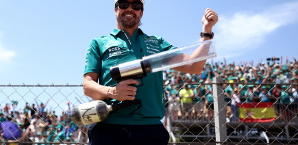 Alonso répond à la rumeur Alpine : "Nous sommes une cible facile"