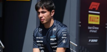 Albon révèle pourquoi Williams F1 analyse encore sa voiture de Barcelone