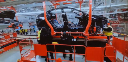 La demande repart, Tesla prévoit 1 000 nouvelles embauches dans son usine européenne