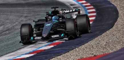 George Russell en pole provisoire après le violent crash de Max Verstappen en qualifications en Autriche