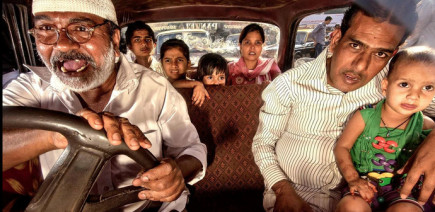 Le photographe Douguie Wallace s’est penché sur les taxis mythiques de Bombay et c’est aussi drôle que spectaculaire