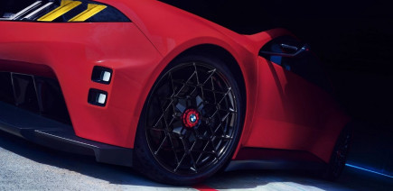 BMW qui fait dans le brutal avec la M3 électrique, Polestar qui joue sa survie, Hyundai qui fait vroum-vroum, Amazon qui débarque dans le robotaxi et le marché européen de l’électrique à 25 %… Bienvenue dans Regen n°70
