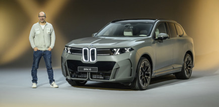 Le X5, pionnier des SUV chez BMW adopte un nouveau style et bascule à l'électrique. 