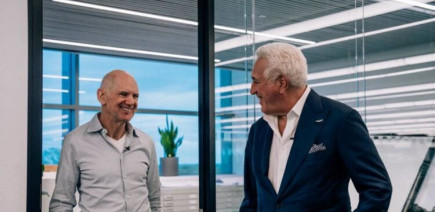 Adrian Newey rassure sur son état de santé et détaille le déficit de performance de l'AMR26