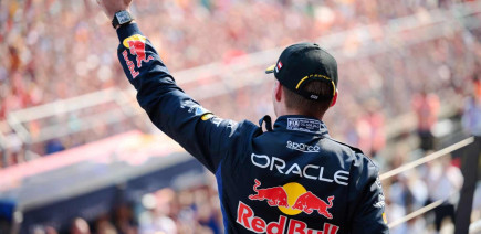 Red Bull envisage une offre sans précédent pour garder Verstappen