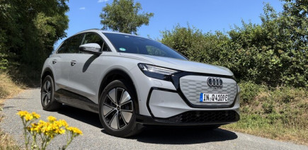 Que vaut le nouvel Audi Q4 e-tron en... entrée de gamme ?