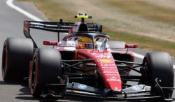 Hamilton est 'fier' et 'reconnaissant' envers Ferrari après sa pole pour le Sprint