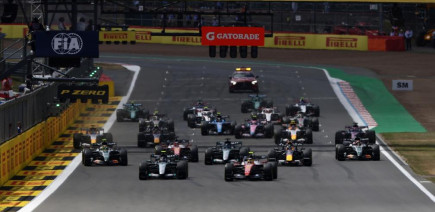 GP de Grande-Bretagne de F1 : Charles Leclerc et Lewis Hamilton mangent Kimi Antonelli, le départ de la course en vidéo