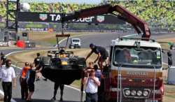 Max Verstappen a tout perdu dans un crash, Isack Hadjar a plutôt bien limité les dégâts