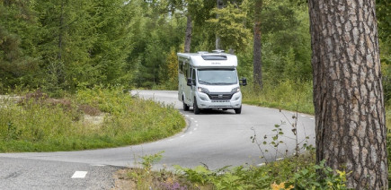 Il prend tous les risques en camping-car pour fuir la police et tient plus de 20 kilomètres