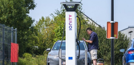 Voiture électrique : Gagnez de l'argent en libérant les bornes de recharge rapidement