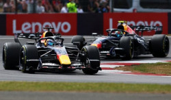 Laurent Mekies salue les progrès constants d'Isack Hadjar face à Max Verstappen