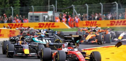 Charles Leclerc revient sur son accrochage avec Piastri : "C'était beaucoup trop proche"