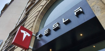 Boutiques éphémères, essais libre-service, Superchargeurs… Tesla accélère son offensive en France