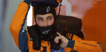 Oscar Piastri charge Sainz après leur accrochage : "Qu'il se regarde dans un miroir"