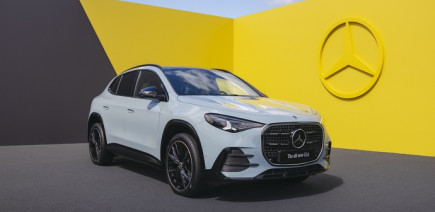 Le GLA, Mercedes la plus vendue en France, revient chargé à bloc