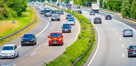 "Il pleut des prunes" : 13 minutes ont suffi pour cumuler près de 10 000€ d'amendes sur cette autoroute