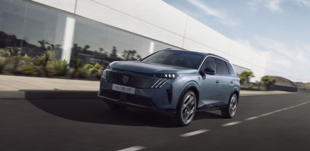Le Peugeot E-5008 Grand Autonomie, au prix d’un Mercedes GLB vaut-il le coup ?