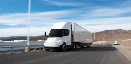 Tesla Semi : le camion électrique arrive en Europe, 800 km d'autonomie et grosse puissance de charge attendus