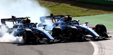 Accrochage et pénalité : Sainz assume et présente des excuses