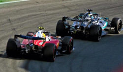 A quelle heure sera donné le départ de la course ce dimanche?