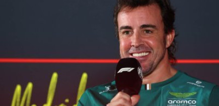 'Pas bientôt' : Alonso s'amuse et joue avec les médias sur son avenir