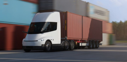 Le Tesla Semi arrive enfin en Europe : voici son autonomie et sa puissance de recharge !