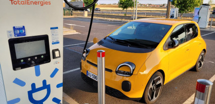 Plus de kilomètres, moins d’arrêts : ce qui a changé cet été pour les conducteurs de voitures électriques